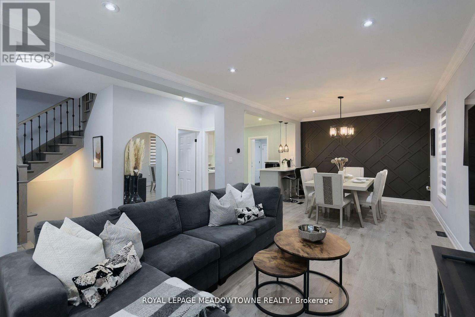 260 ATHOL STREET EAST Image 1