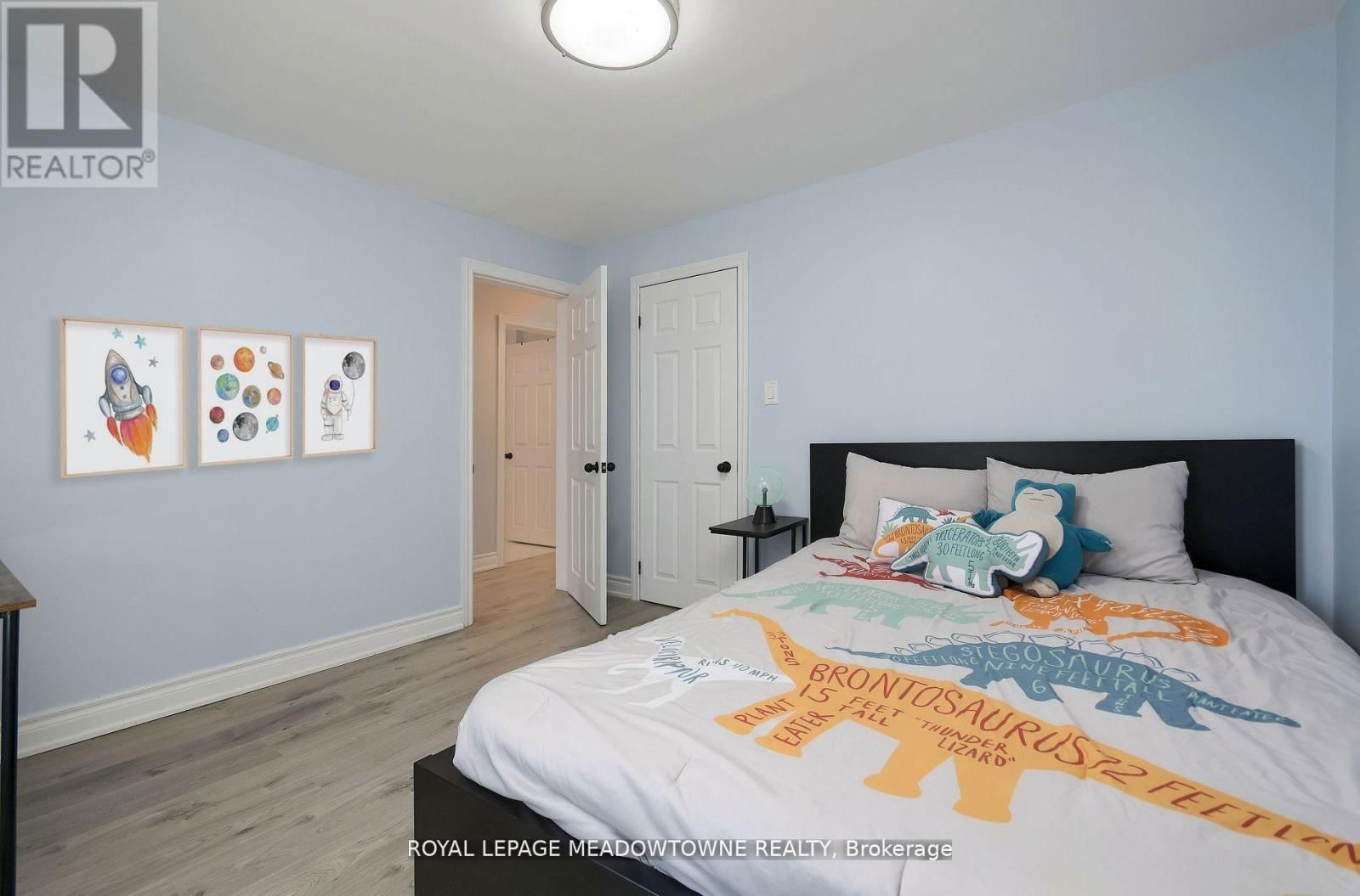 260 ATHOL STREET EAST Image 17