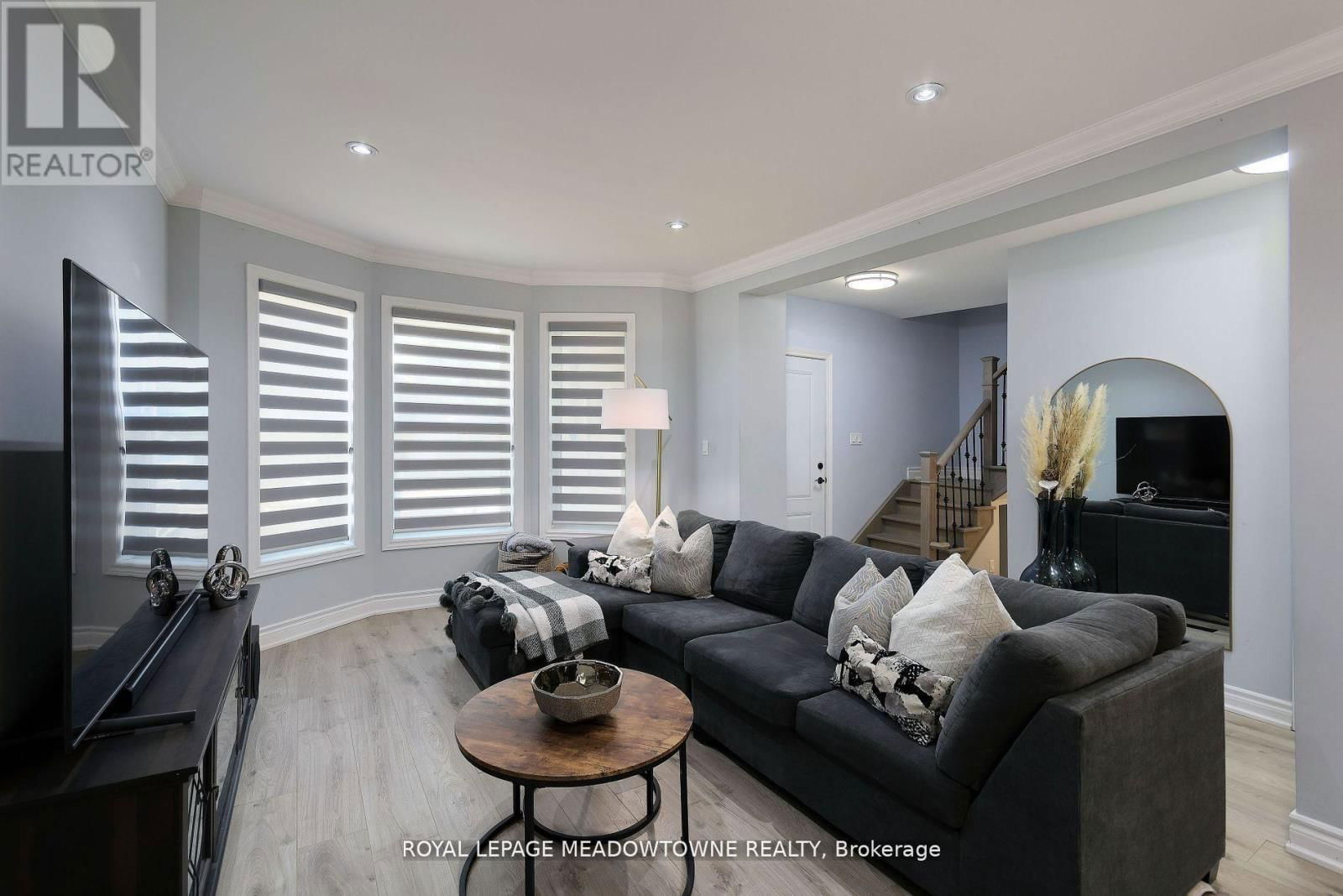 260 ATHOL STREET EAST Image 8
