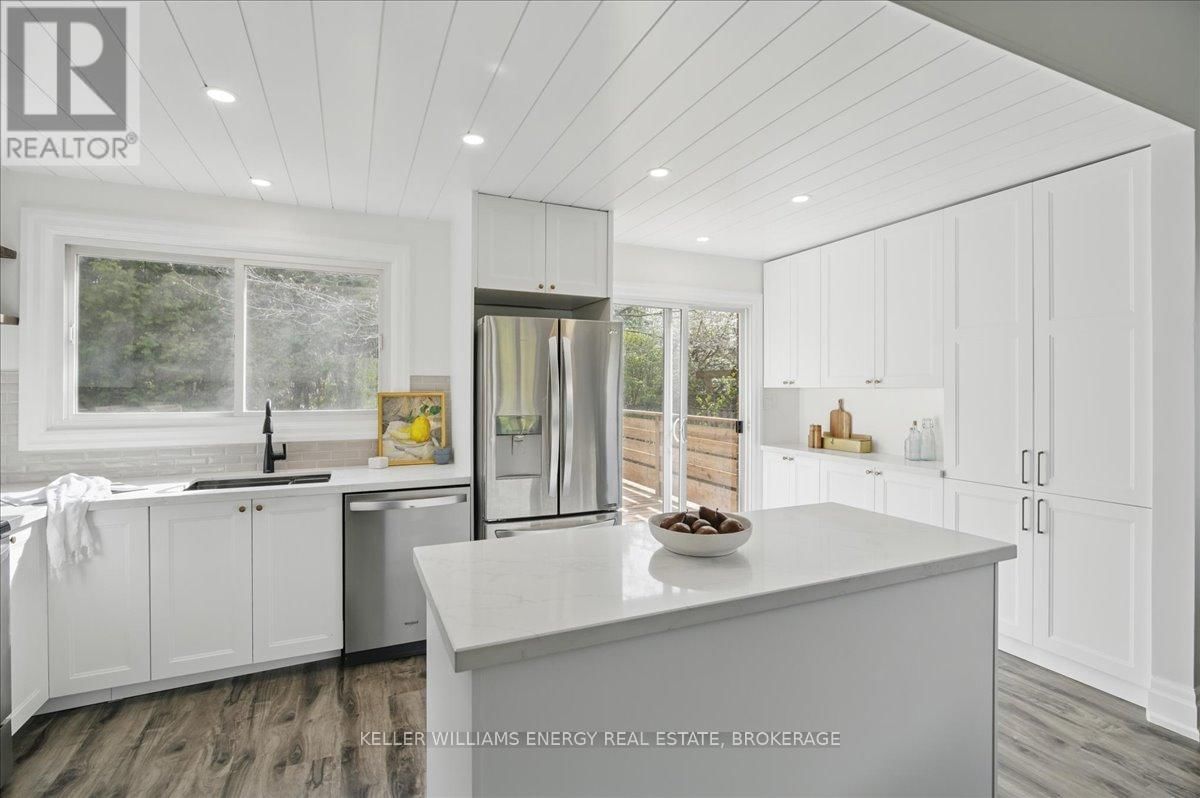 285 CENTRAL PARK BOULEVARD NORTH Image 19