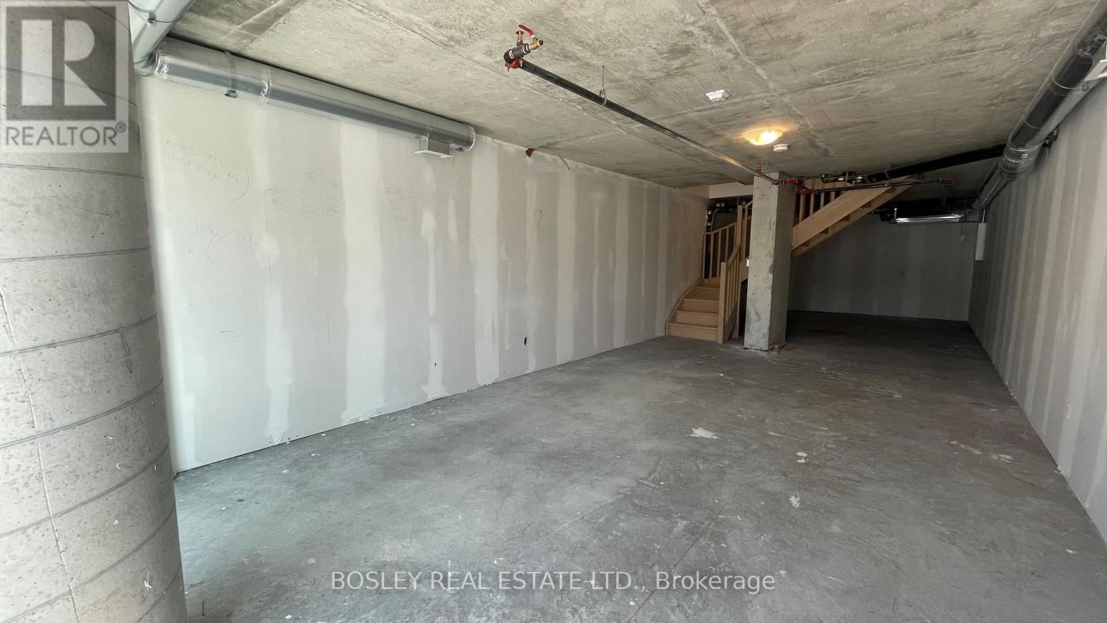 2211 - 2201 KINGSTON ROAD Image 2