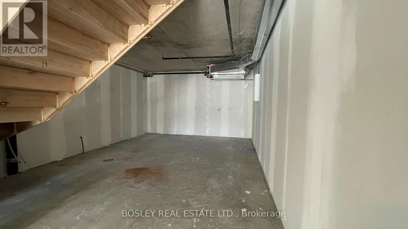 2211 - 2201 KINGSTON ROAD Image 3