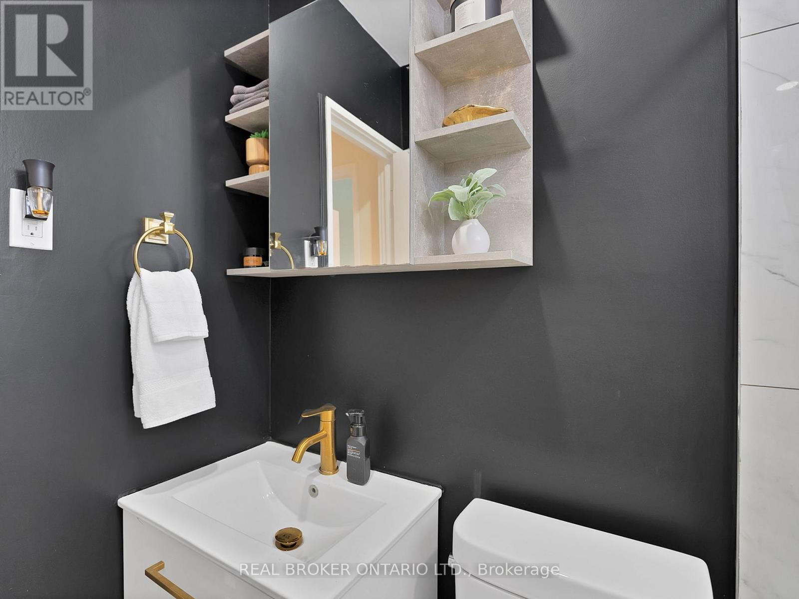 1005 WALTON BOULEVARD Image 24