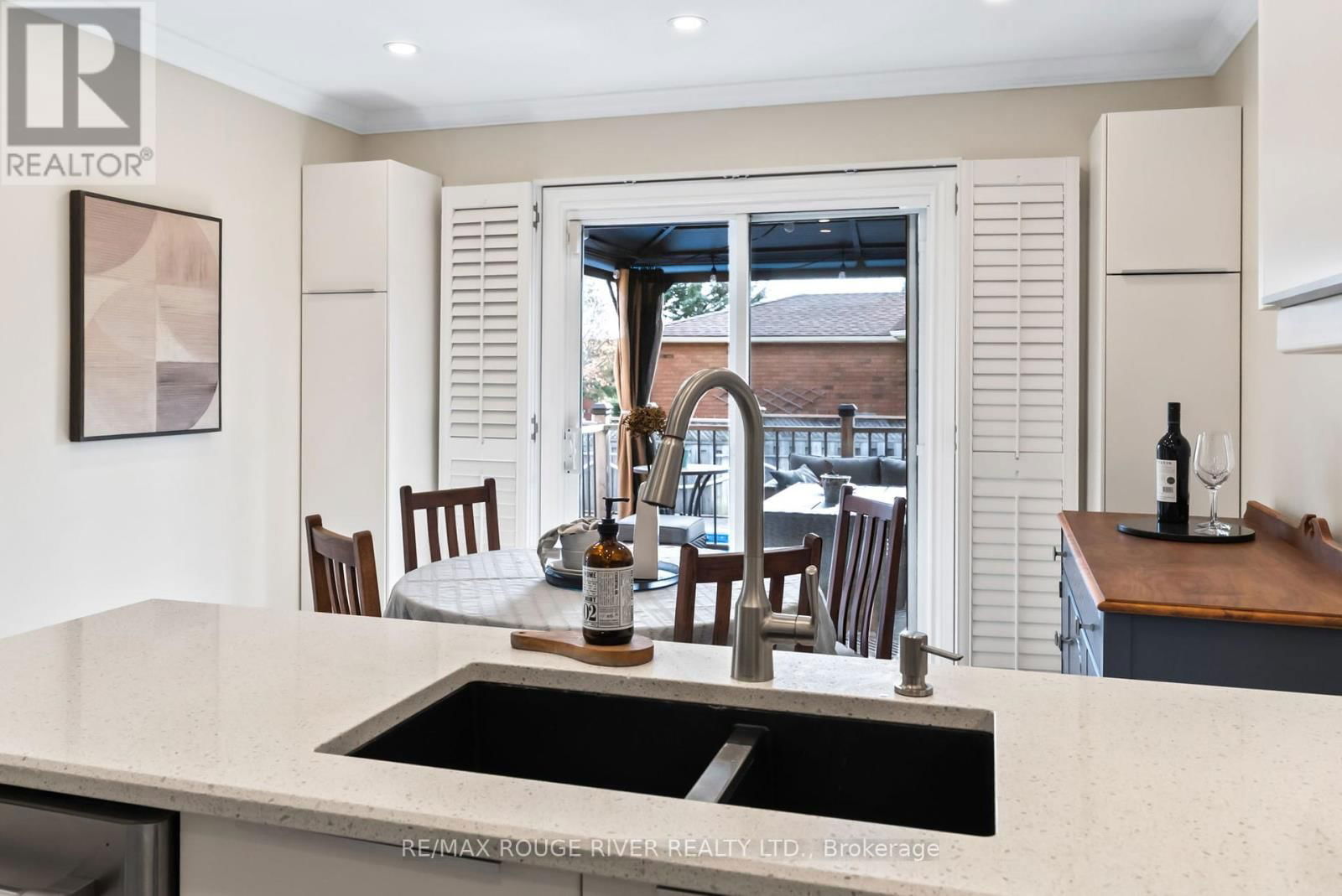 32 FENCEROW DRIVE Image 14