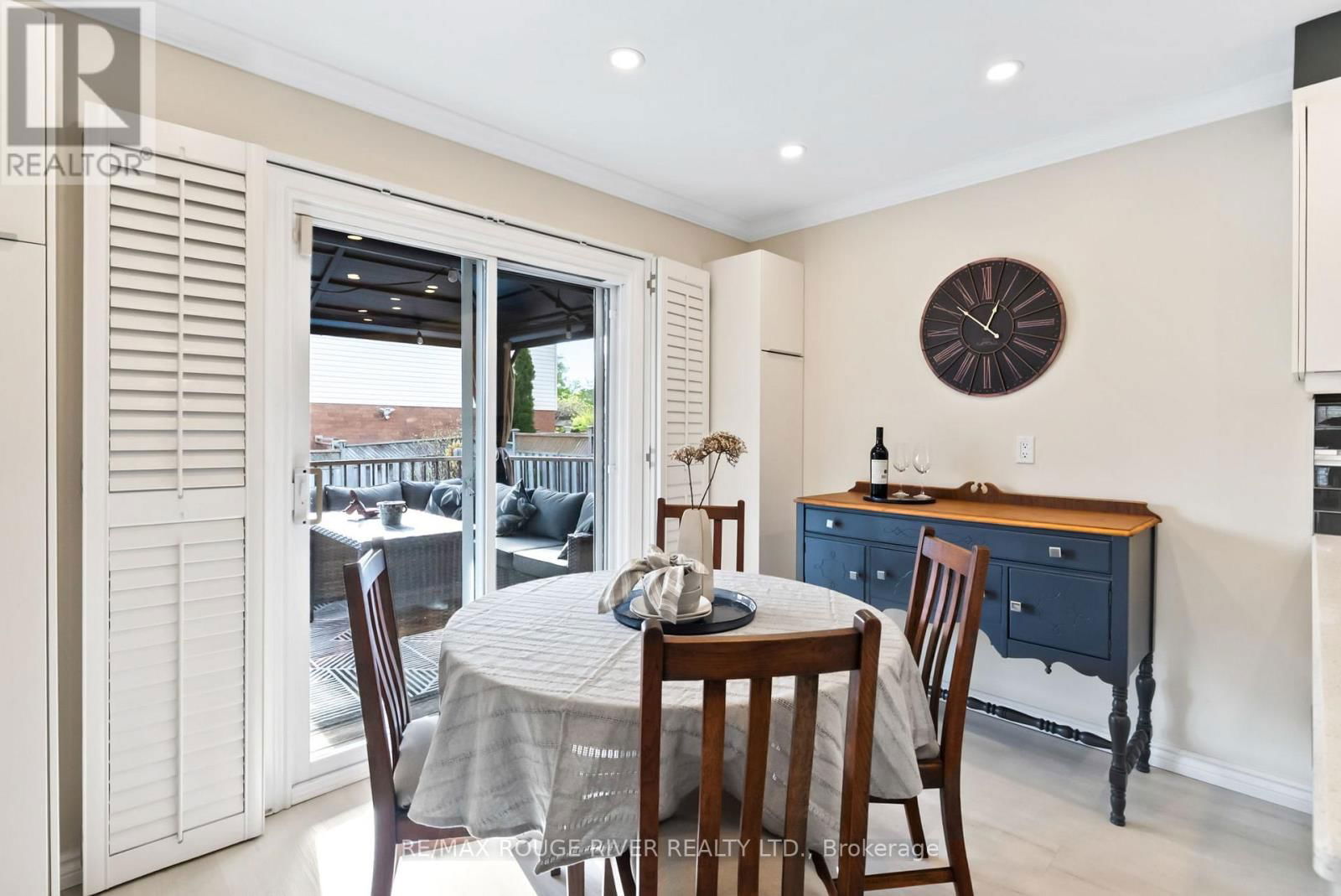 32 FENCEROW DRIVE Image 17