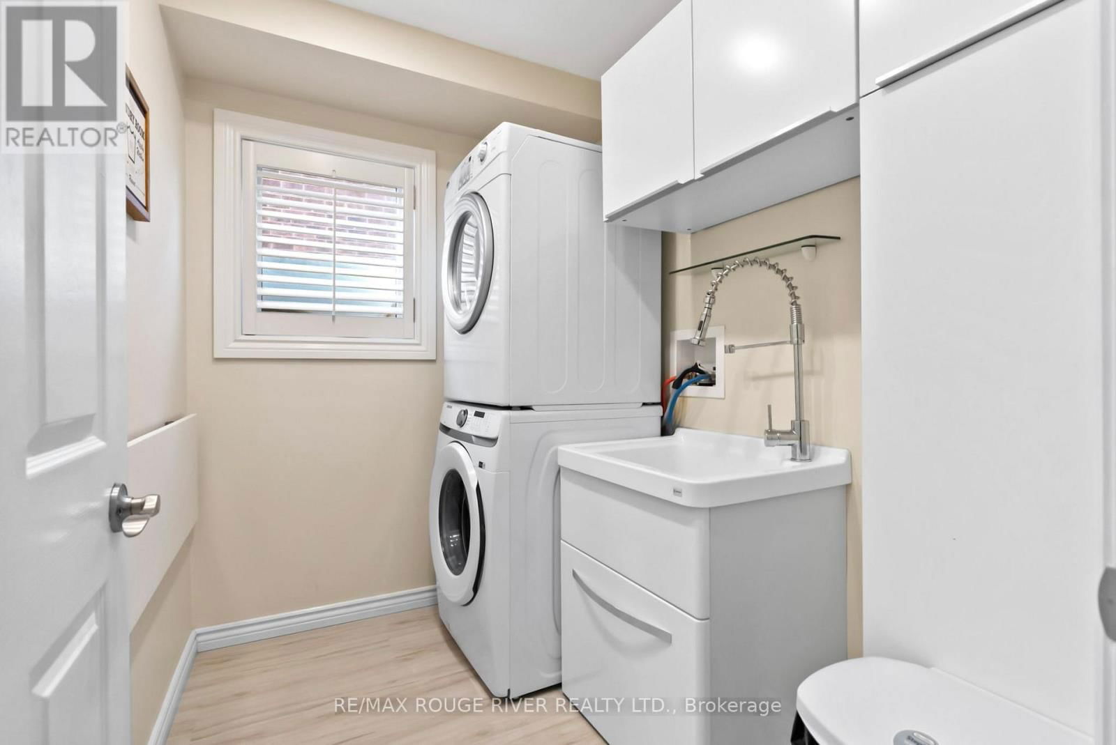 32 FENCEROW DRIVE Image 19