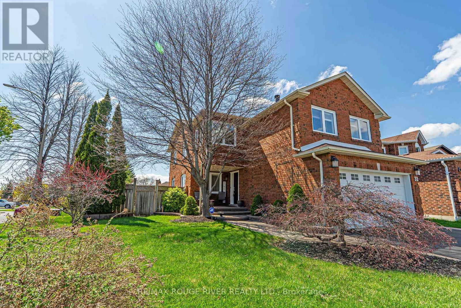 32 FENCEROW DRIVE Image 2