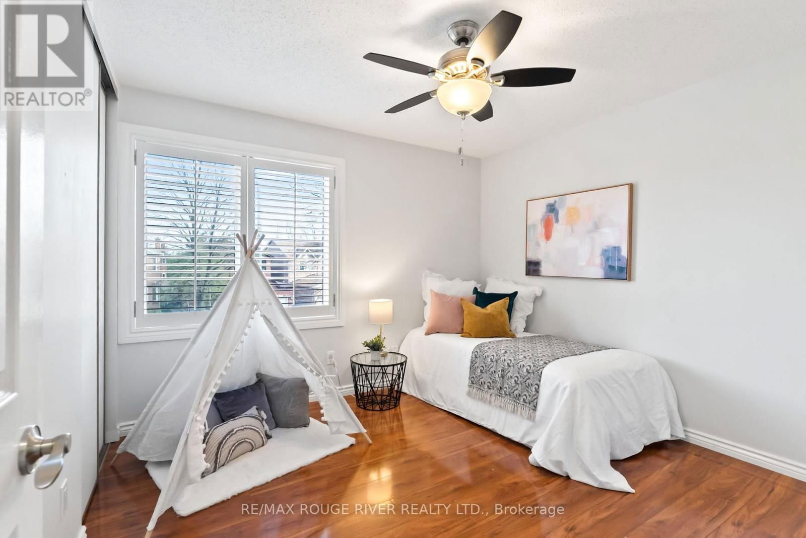 32 FENCEROW DRIVE Image 28