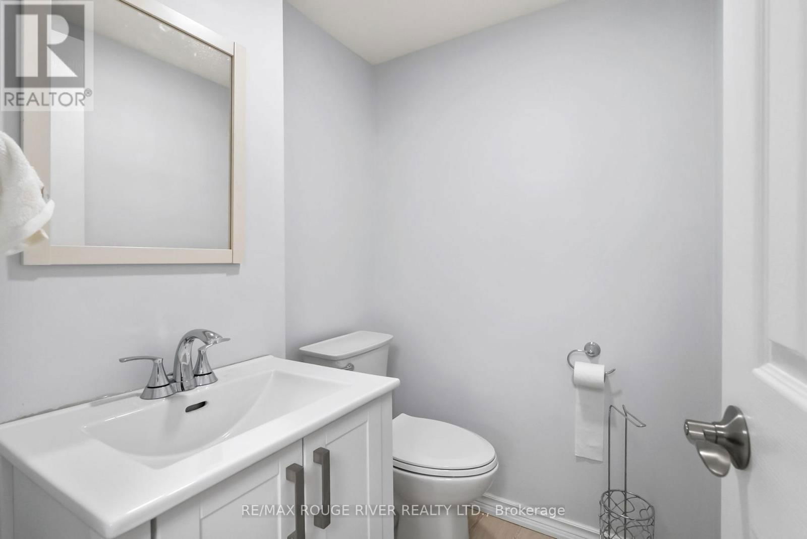 32 FENCEROW DRIVE Image 37