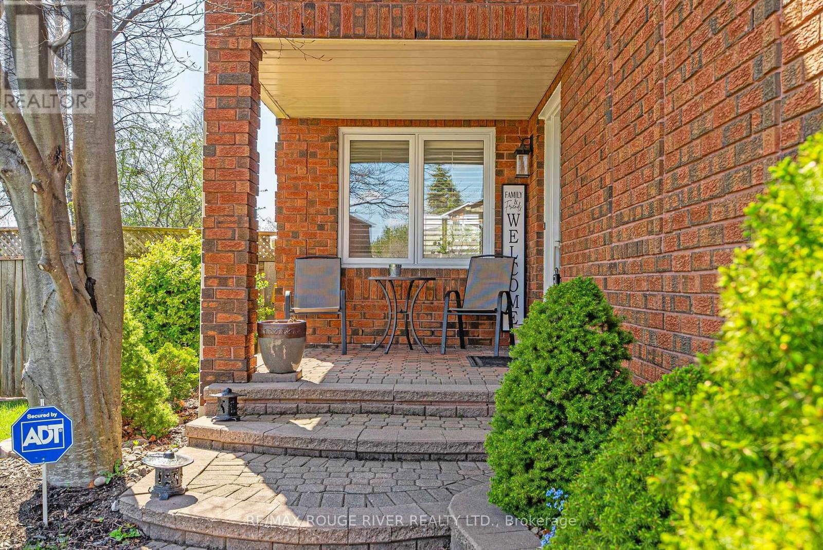 32 FENCEROW DRIVE Image 4
