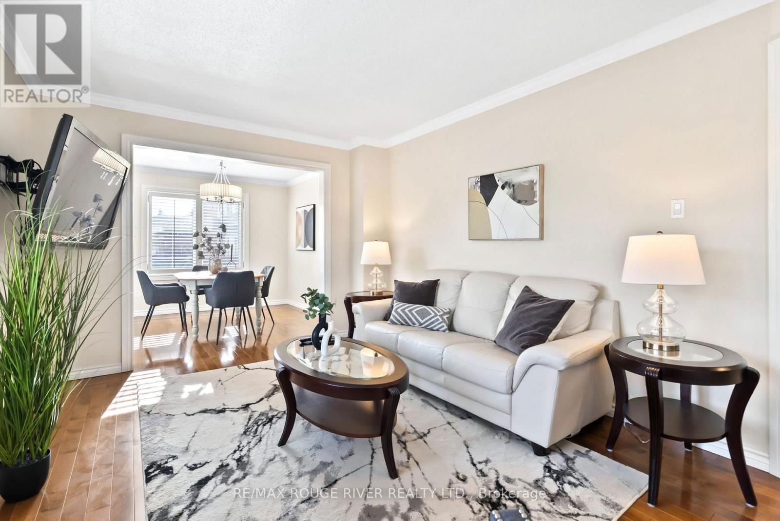 32 FENCEROW DRIVE Image 8