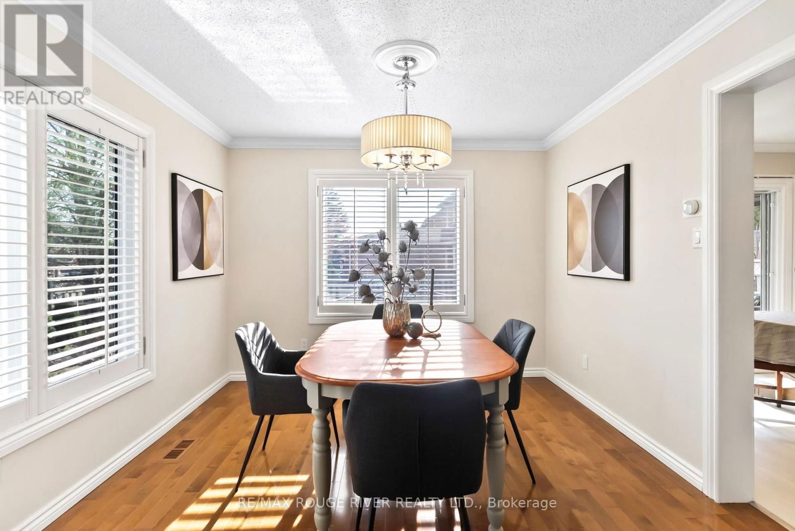 32 FENCEROW DRIVE Image 9