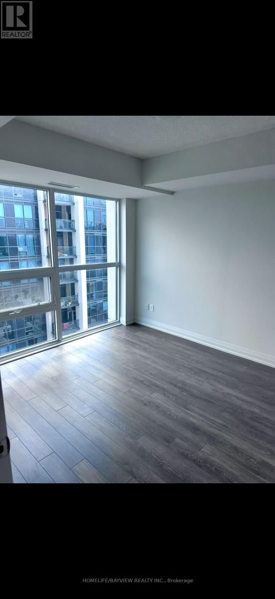 221 - 20 MEADOWGLEN PLACE Image 2