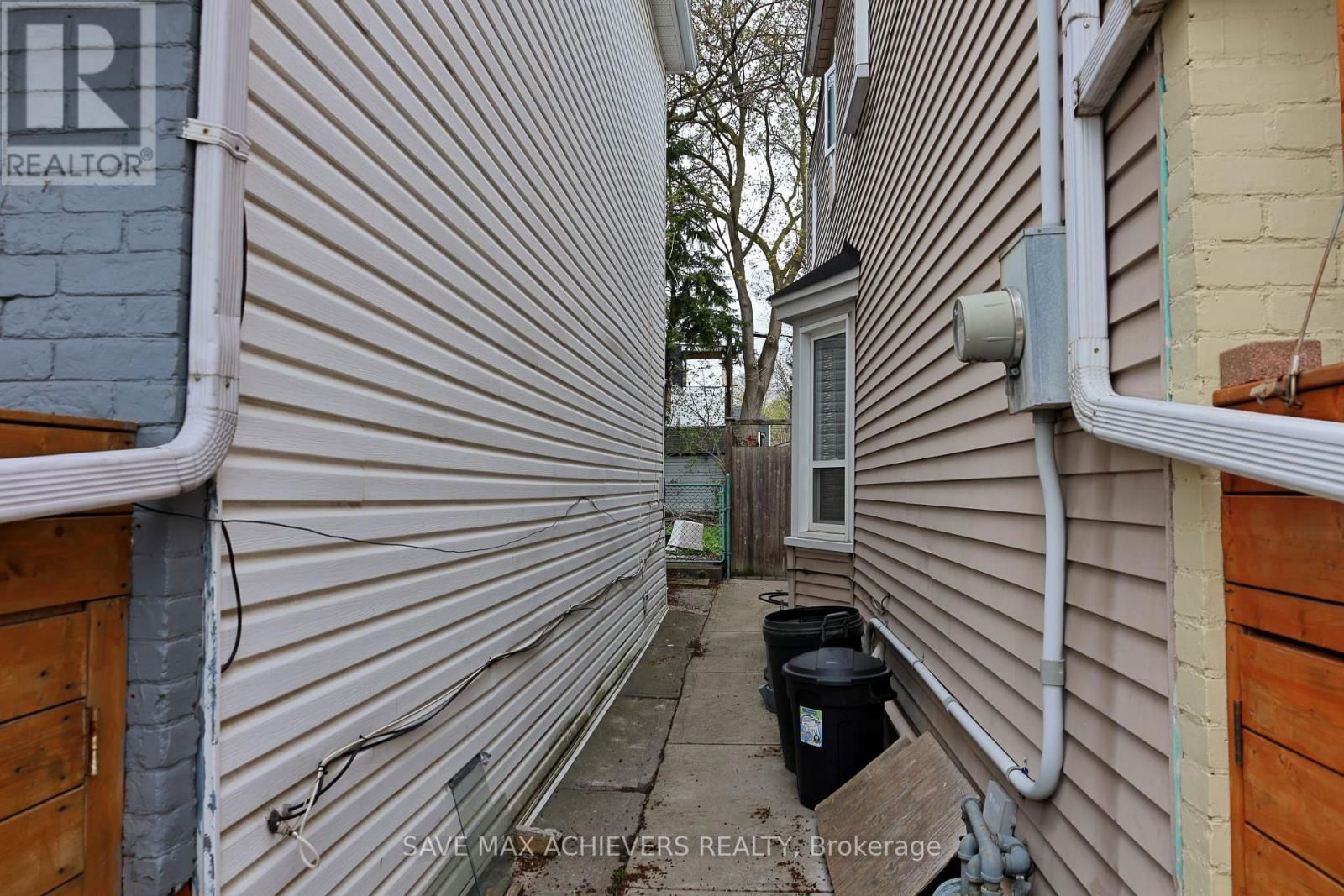 1820 DUNDAS STREET EAST Image 45