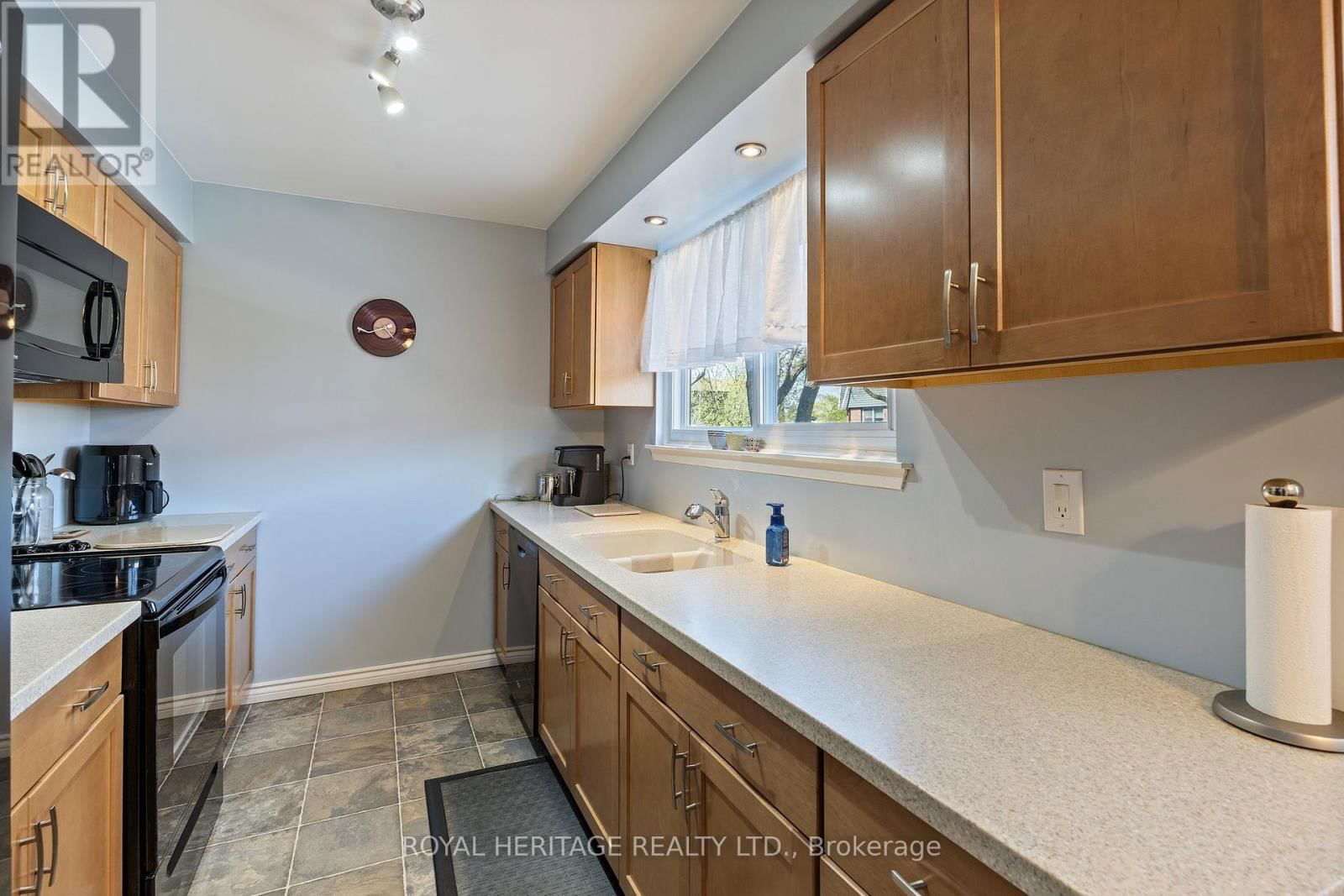 44 - 1310 FIELDLIGHT BOULEVARD Image 13