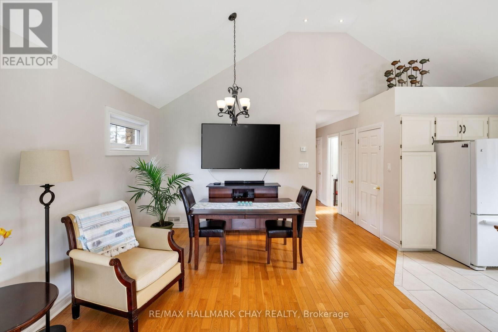 239 ELLINGTON DRIVE Image 17