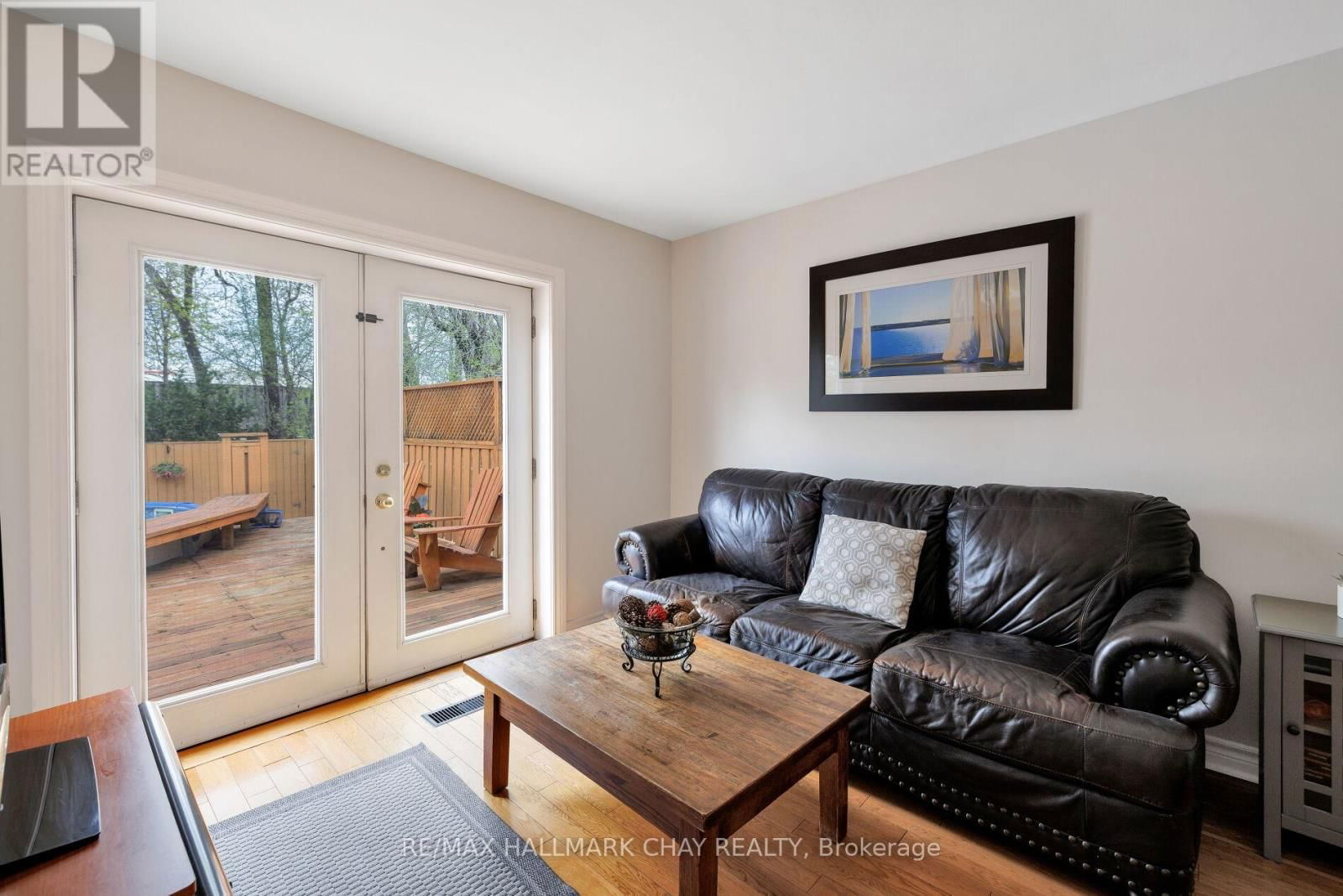 239 ELLINGTON DRIVE Image 24