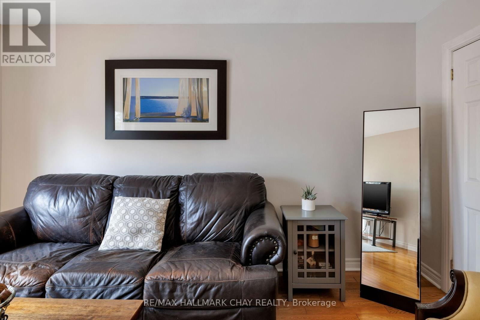 239 ELLINGTON DRIVE Image 25