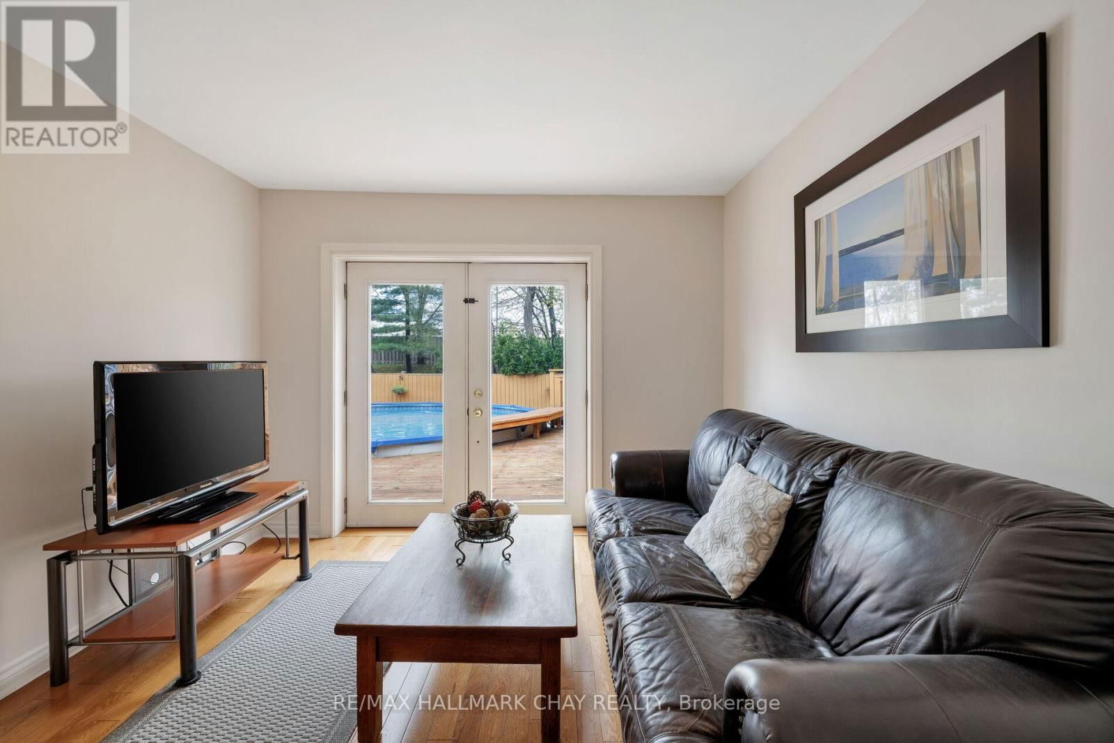 239 ELLINGTON DRIVE Image 27