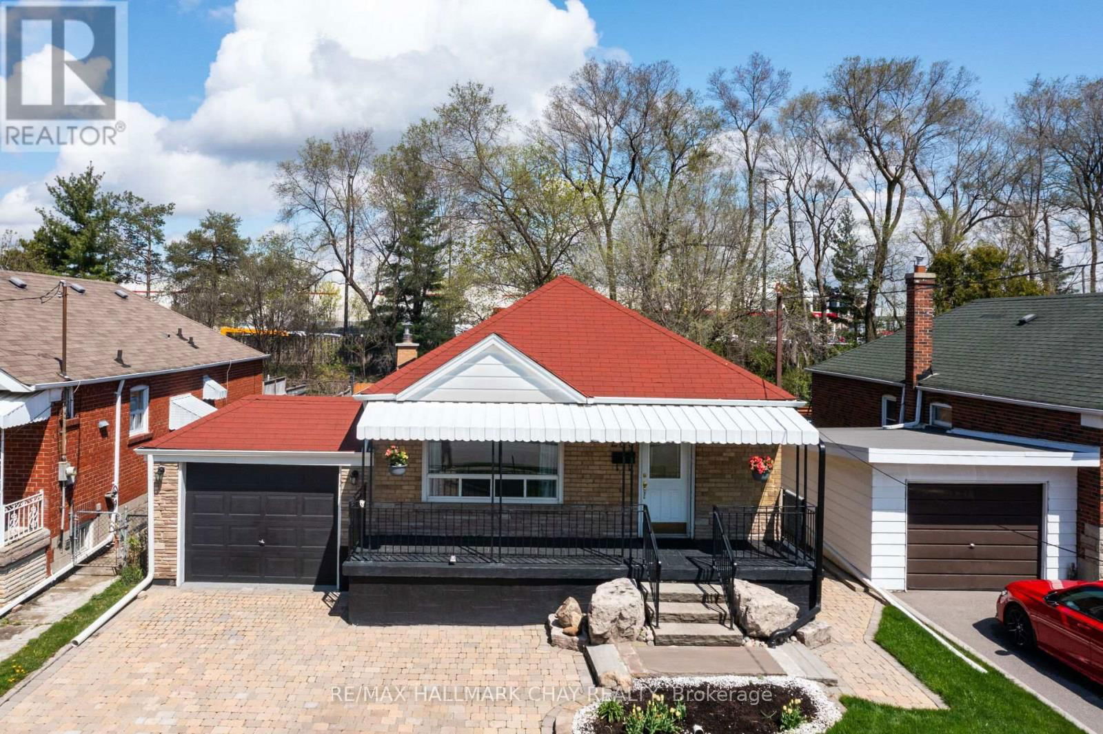 239 ELLINGTON DRIVE Image 3