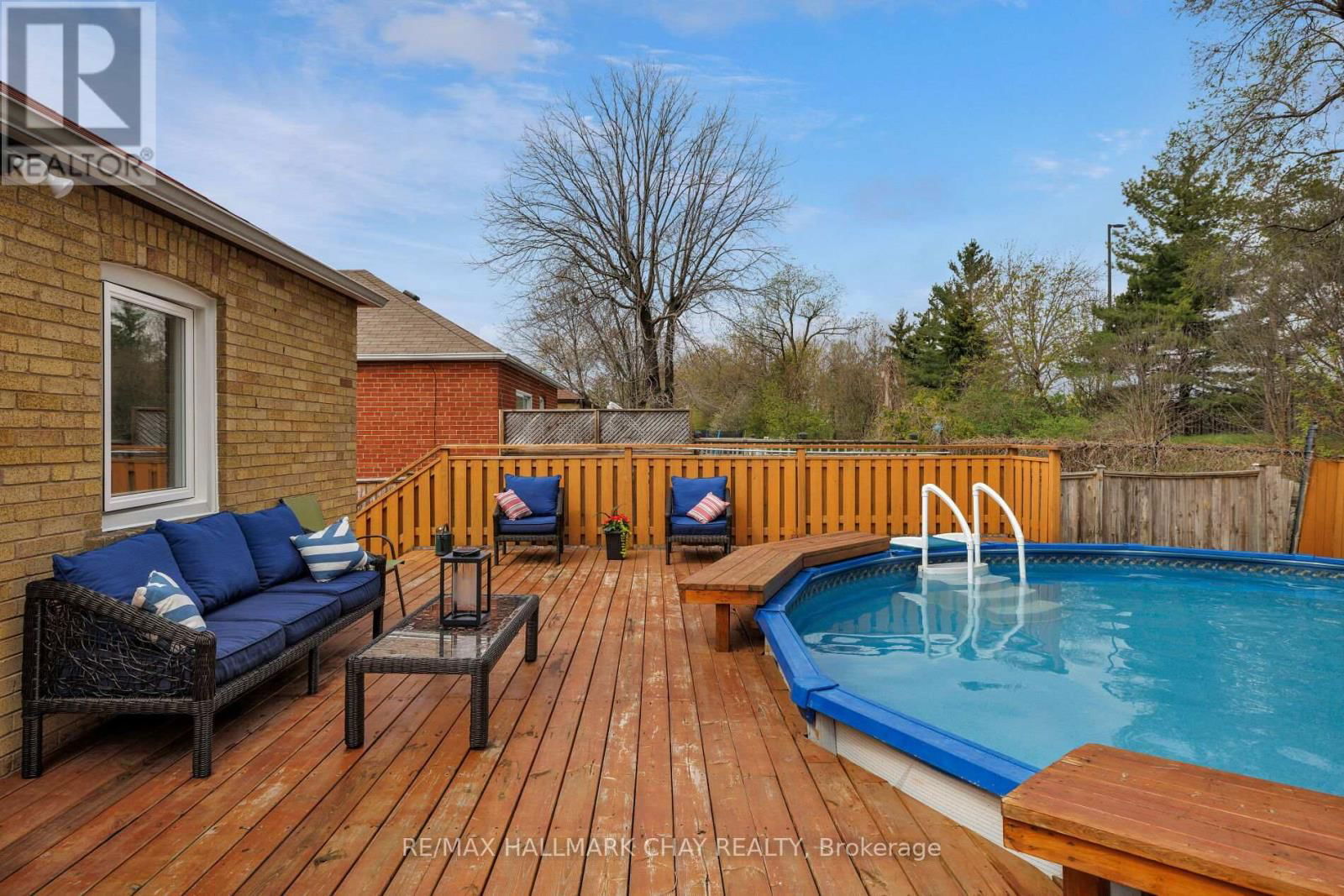 239 ELLINGTON DRIVE Image 32