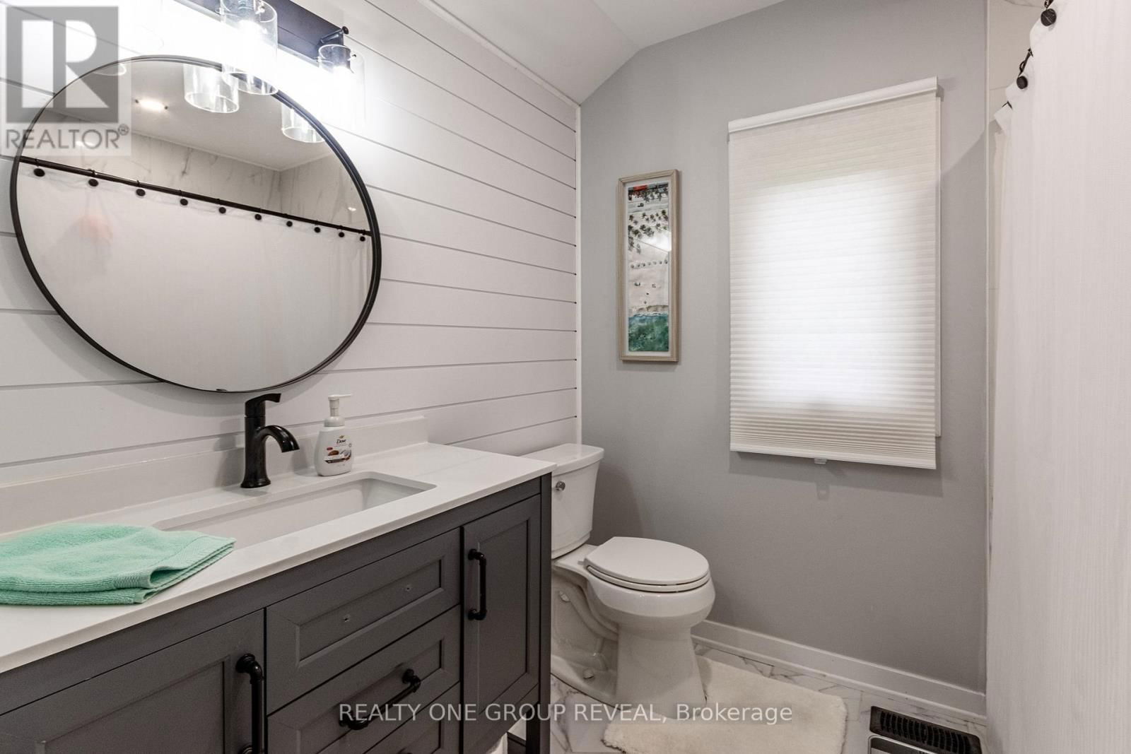 12 BROOK STREET Image 11