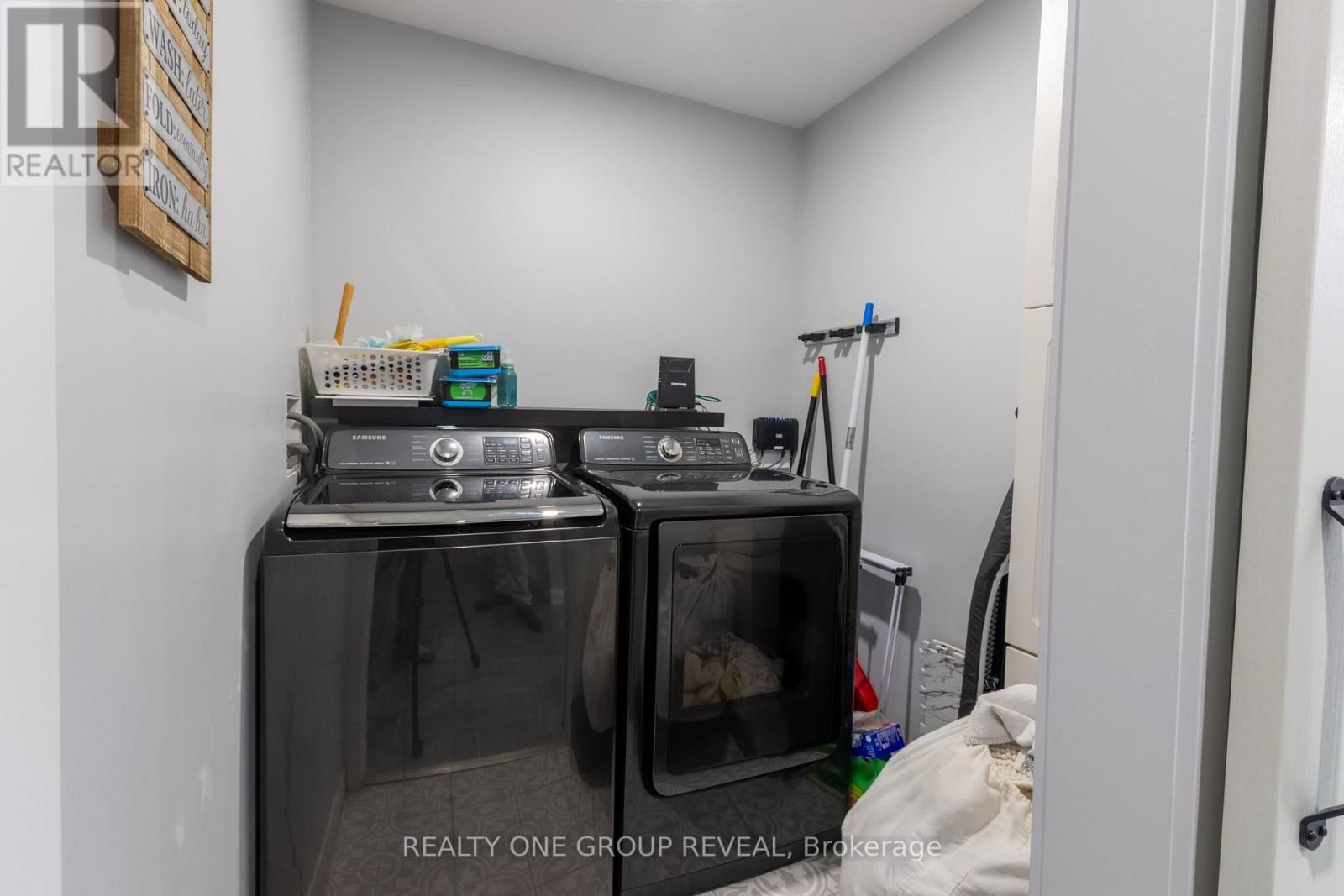 12 BROOK STREET Image 7