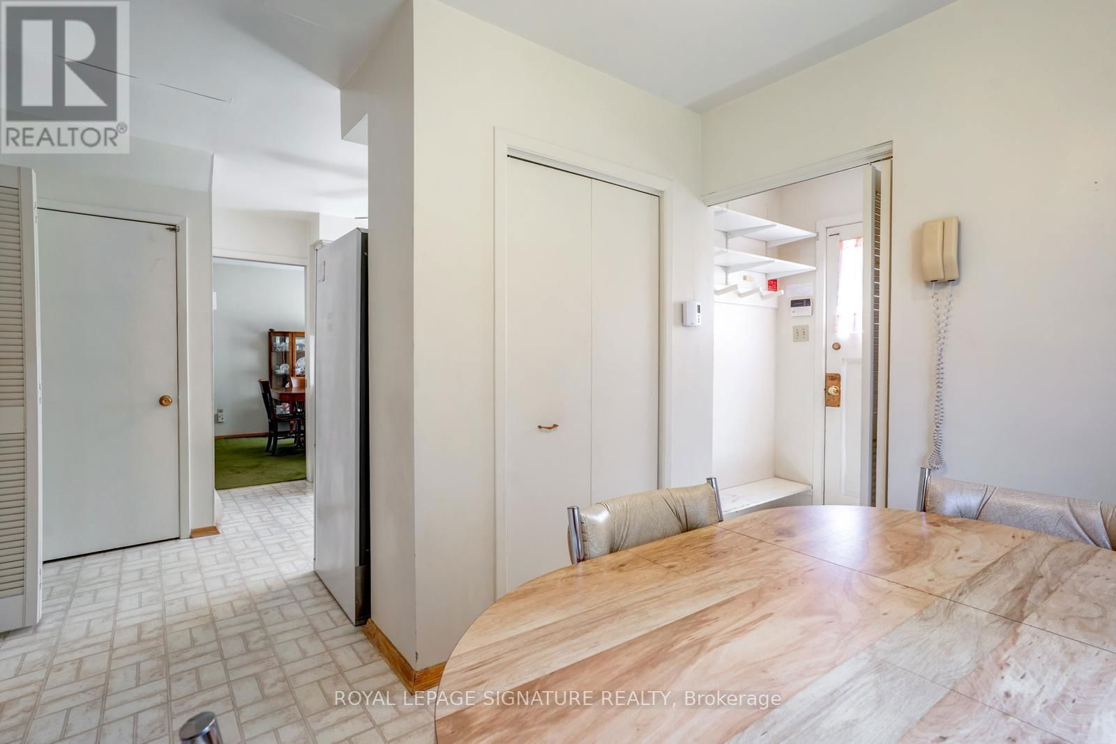 22 DALBRET CRESCENT Image 12