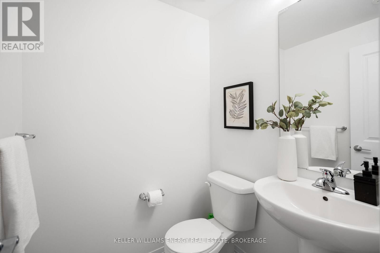 202 - 2635 WILLIAM JACKSON DRIVE Image 17
