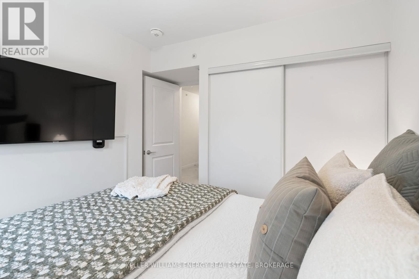 202 - 2635 WILLIAM JACKSON DRIVE Image 23