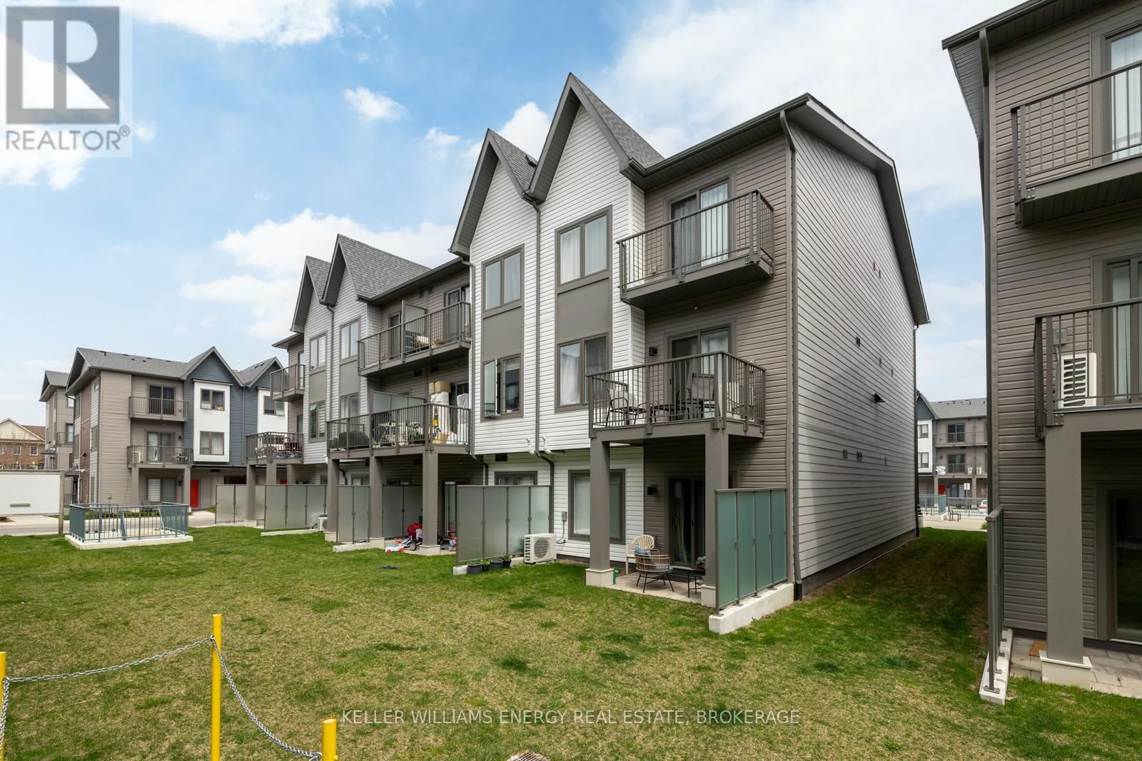 202 - 2635 WILLIAM JACKSON DRIVE Image 27