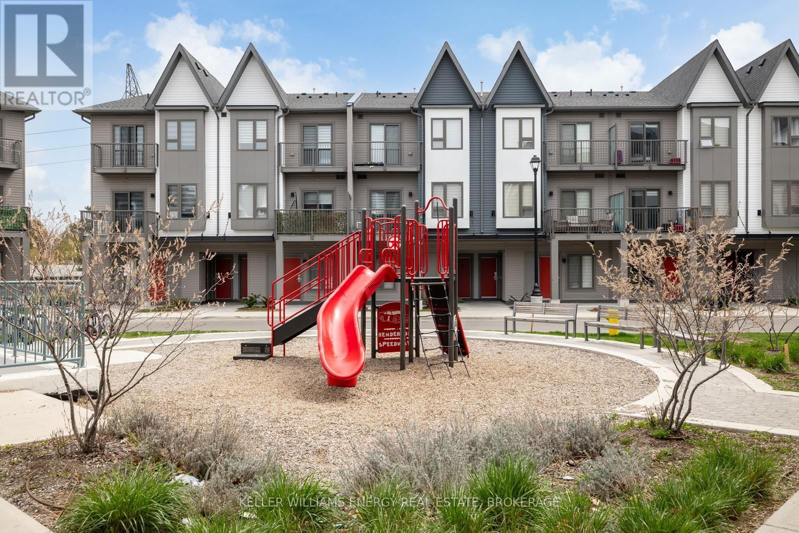 202 - 2635 WILLIAM JACKSON DRIVE Image 29