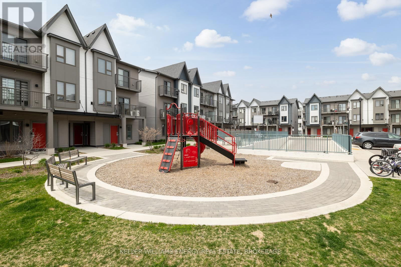 202 - 2635 WILLIAM JACKSON DRIVE Image 30