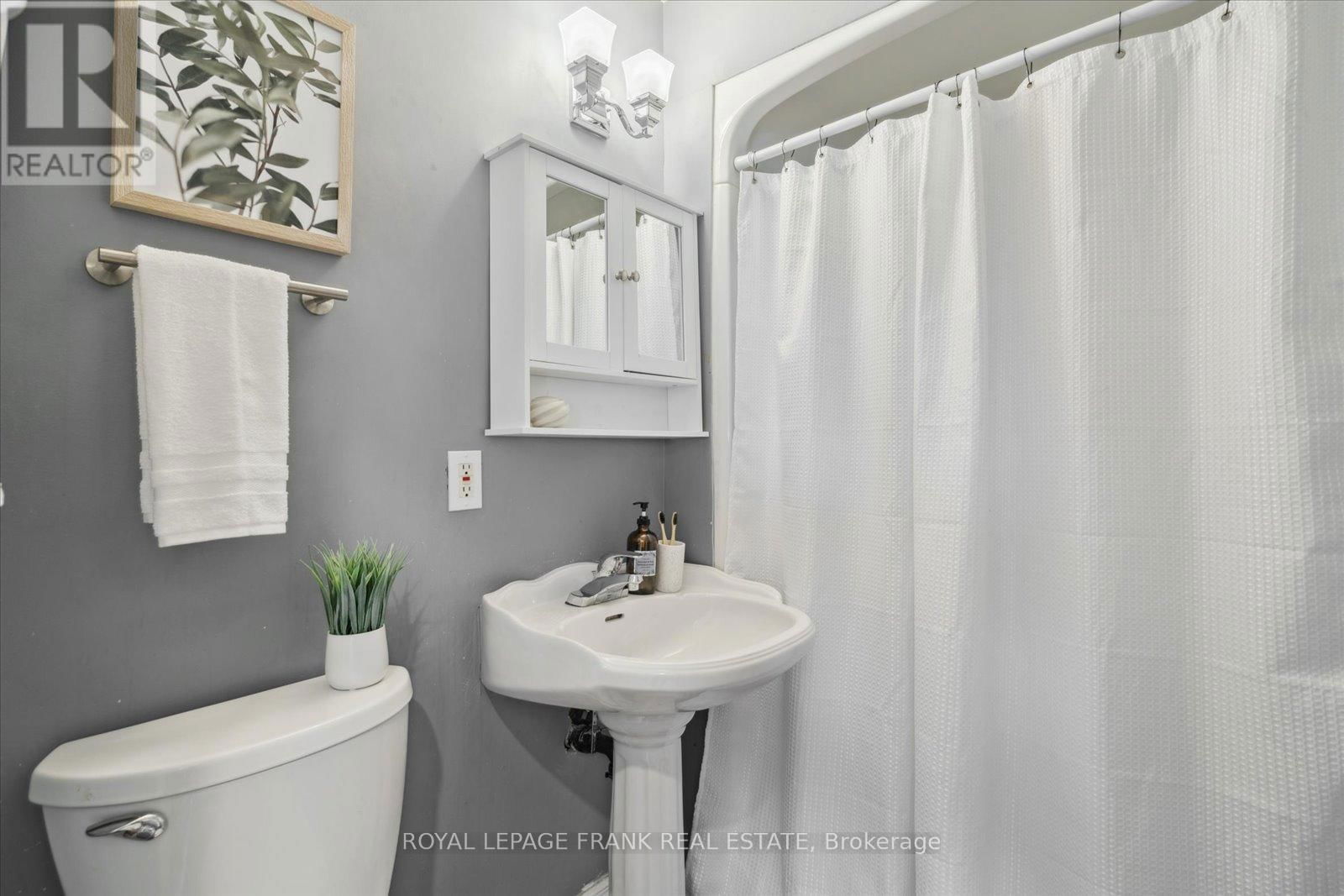 109 ONTARIO STREET Image 17
