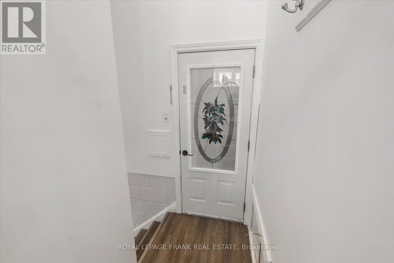109 ONTARIO STREET Image 19