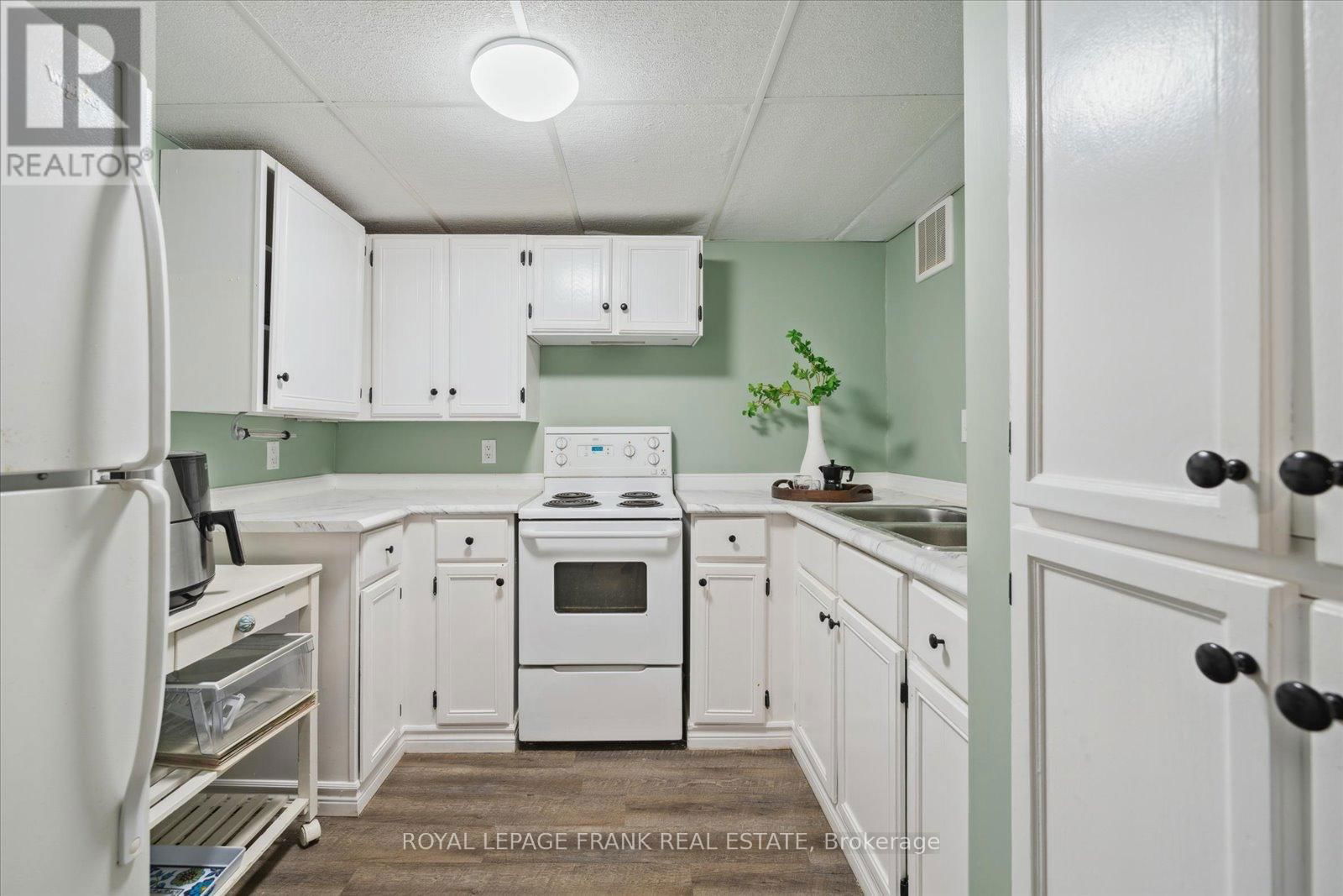 109 ONTARIO STREET Image 20