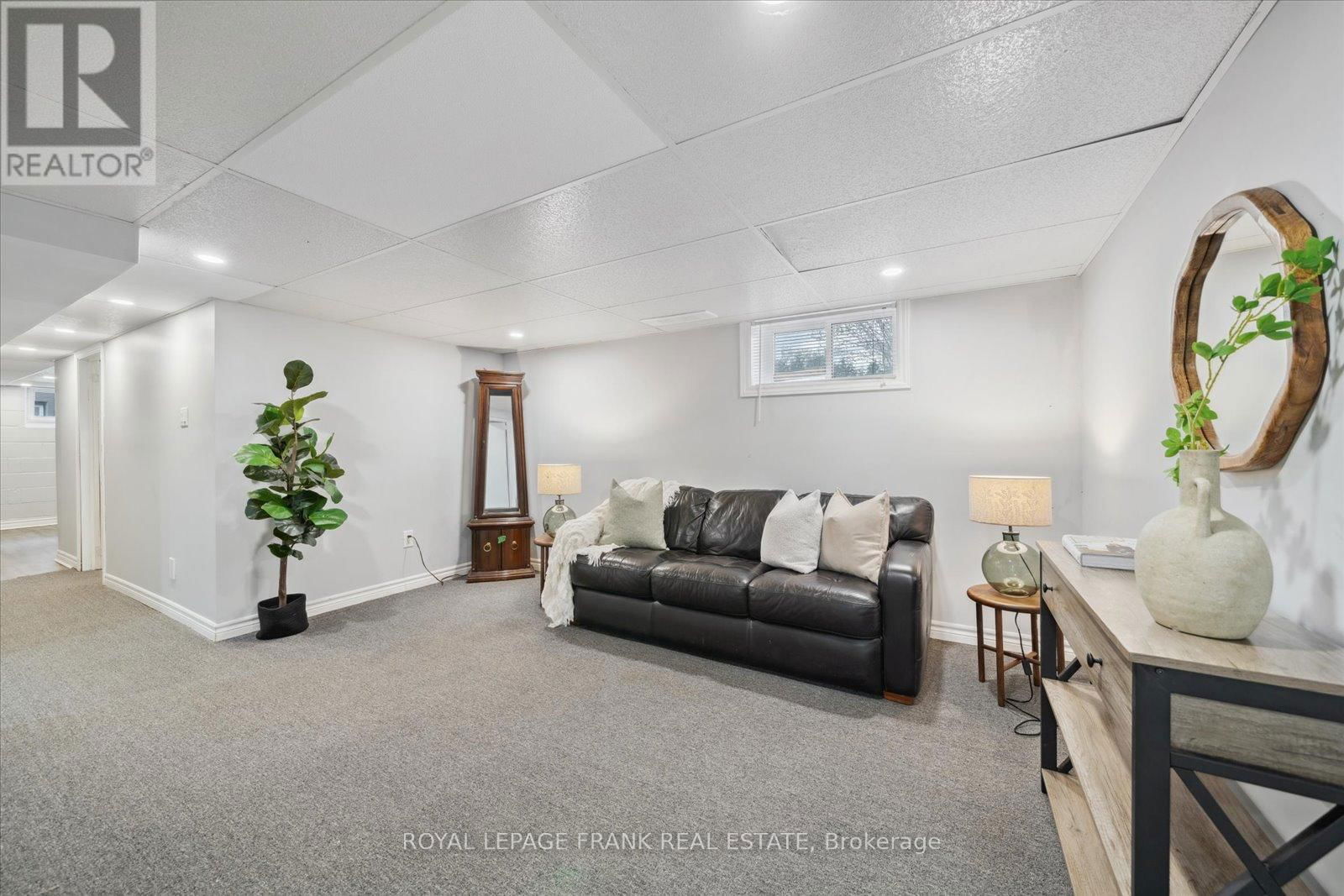 109 ONTARIO STREET Image 23