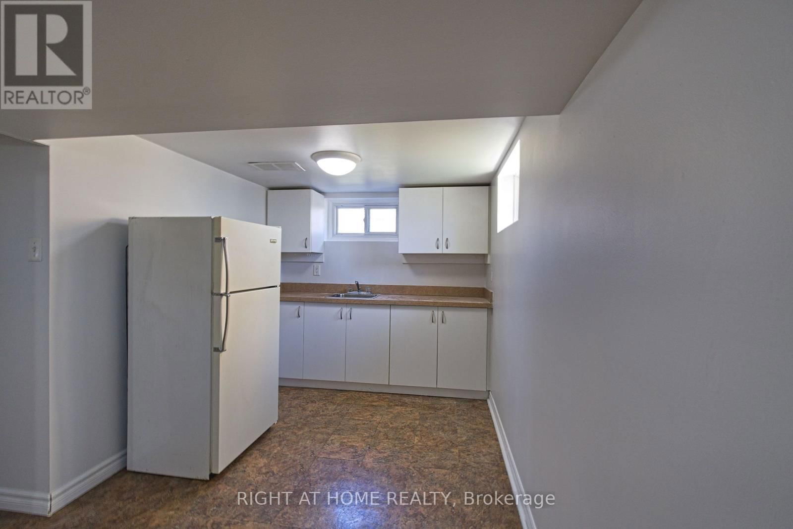 1275 SIMCOE STREET SOUTH Image 14