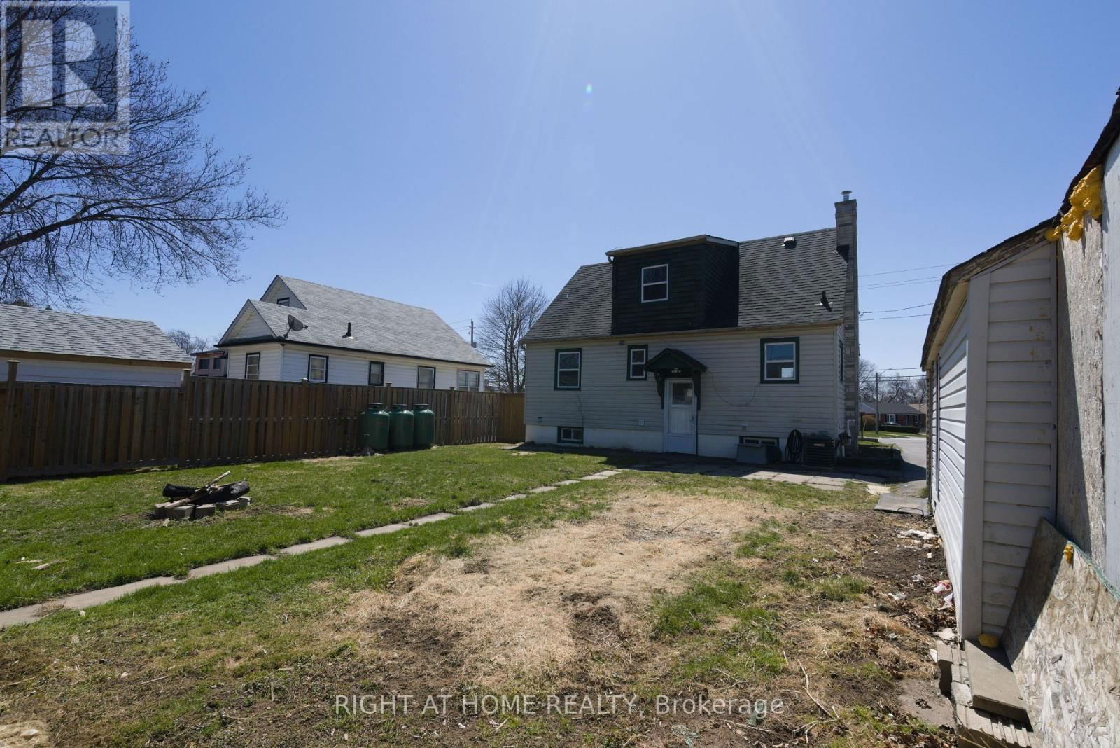 1275 SIMCOE STREET SOUTH Image 20