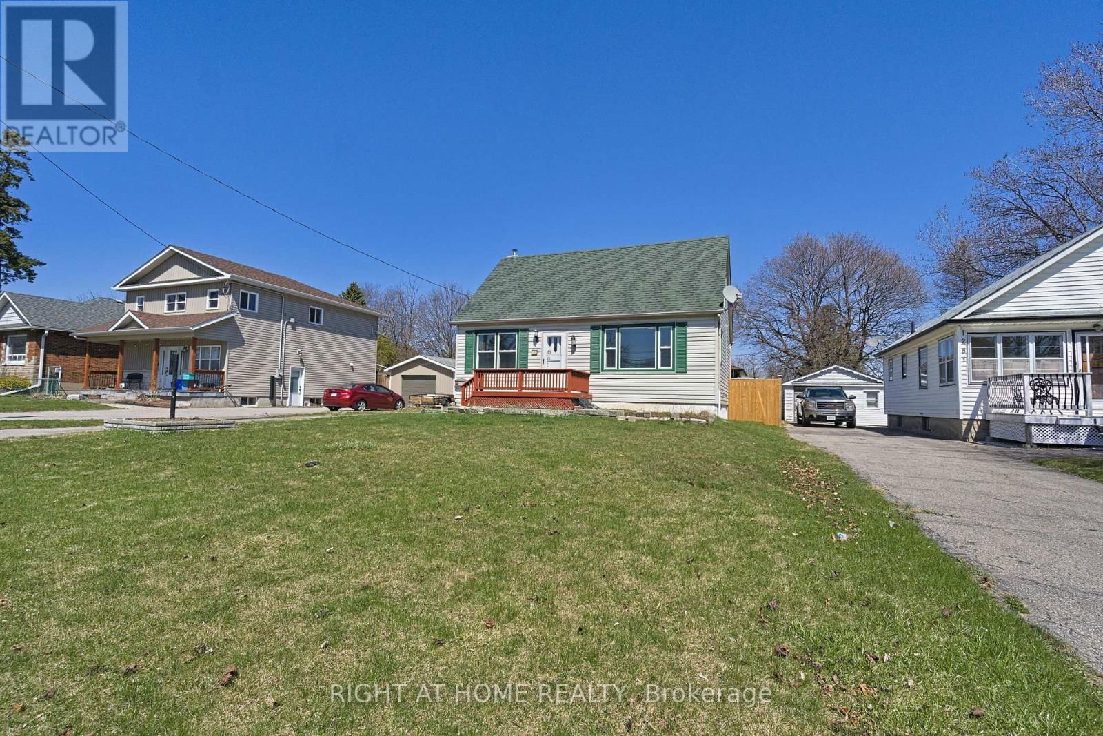 1275 SIMCOE STREET SOUTH Image 21