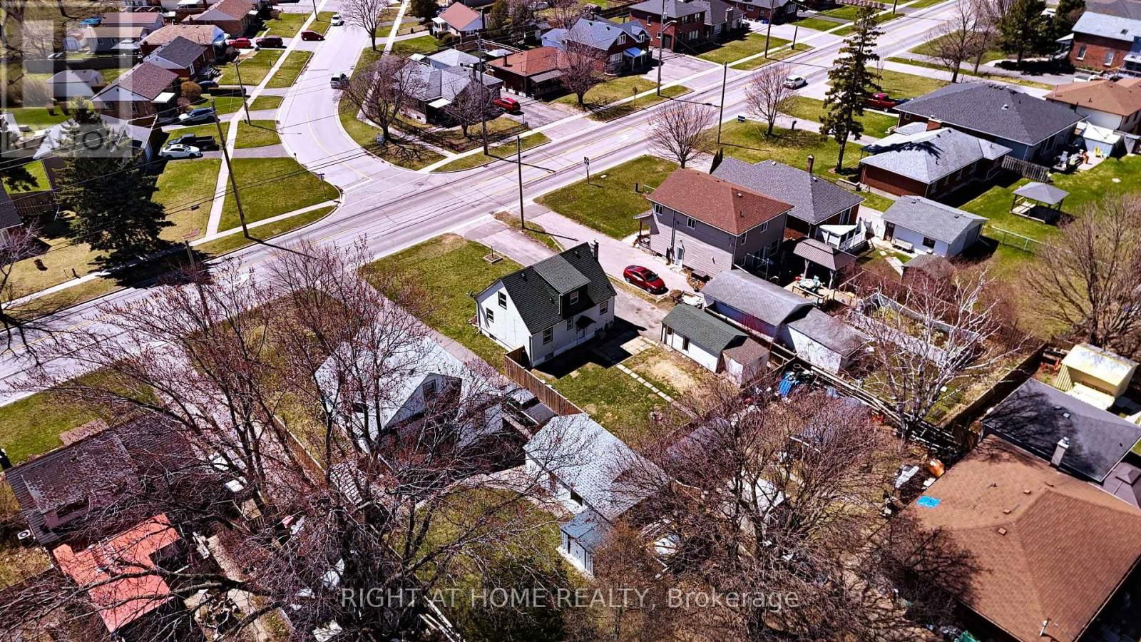 1275 SIMCOE STREET SOUTH Image 22