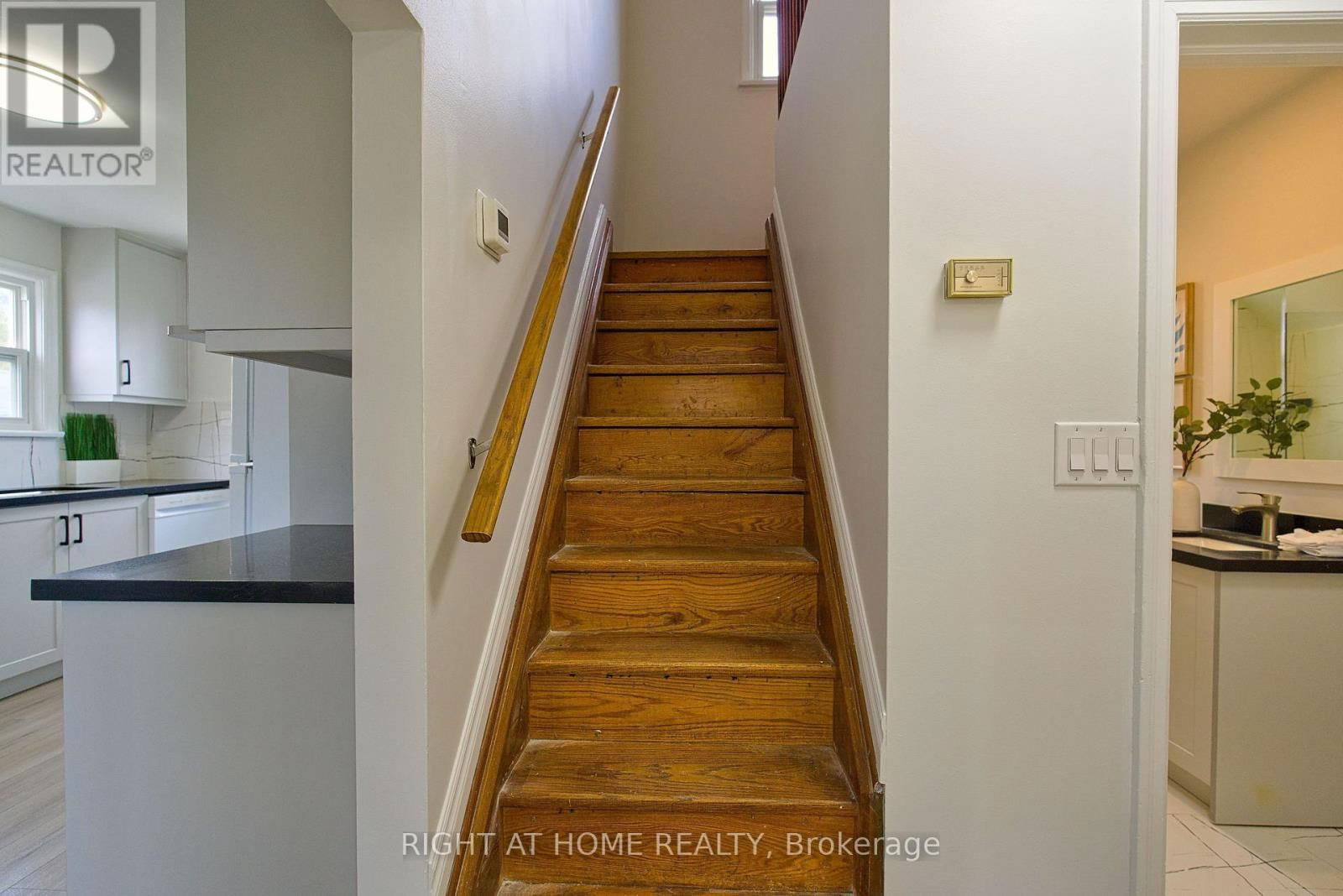 1275 SIMCOE STREET SOUTH Image 8