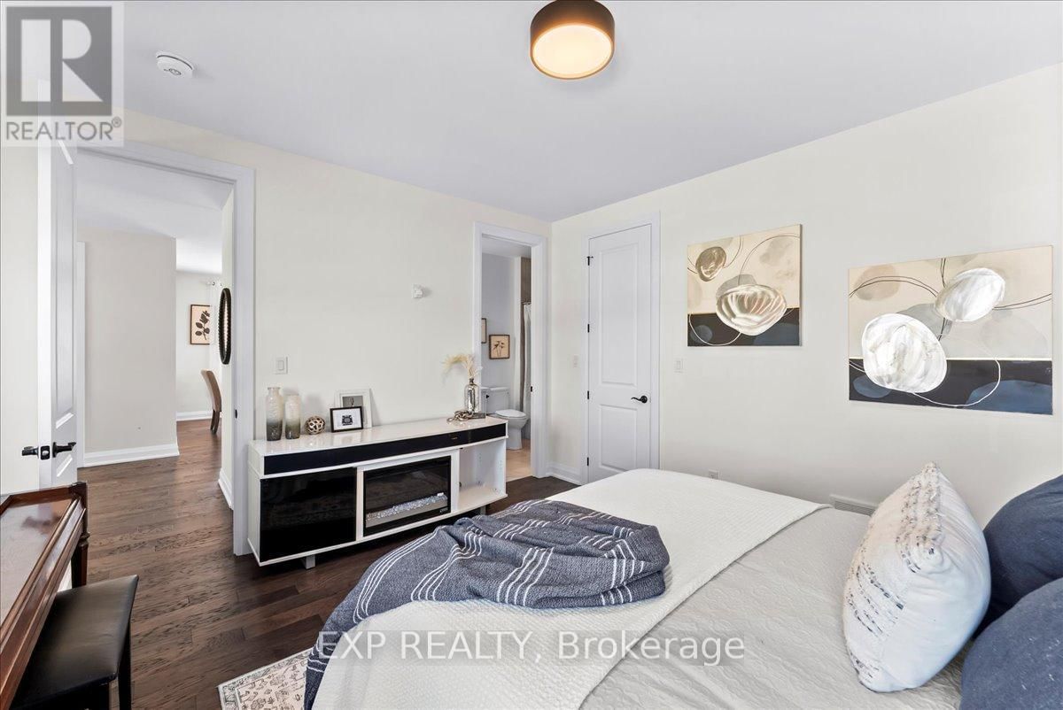79 CHARLES TILLEY CRESCENT Image 17