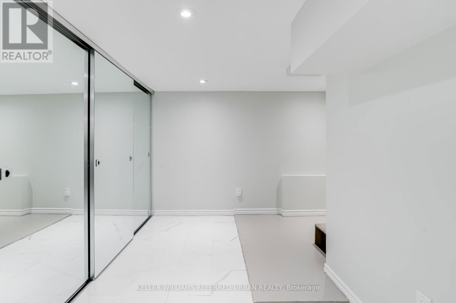 20 PAYZAC AVENUE Image 18