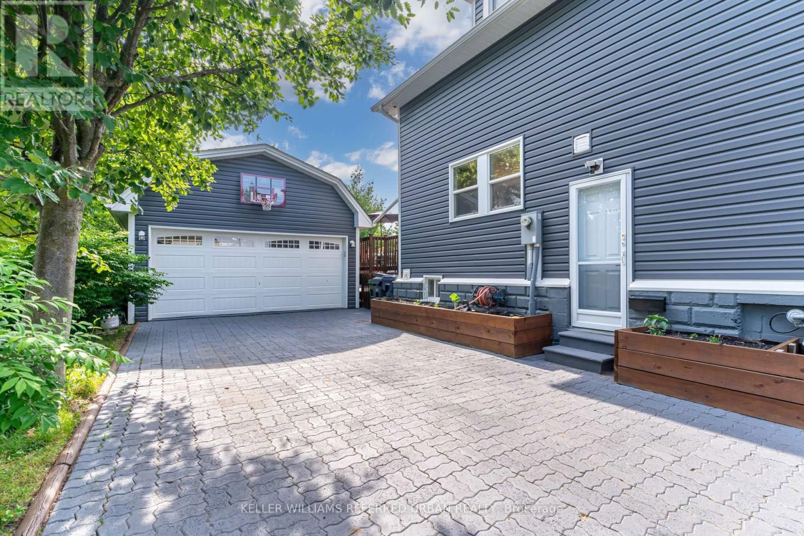 20 PAYZAC AVENUE Image 2