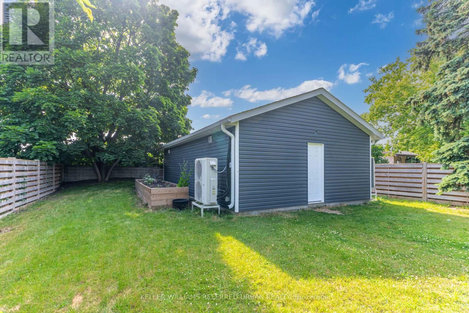 20 PAYZAC AVENUE Image 22