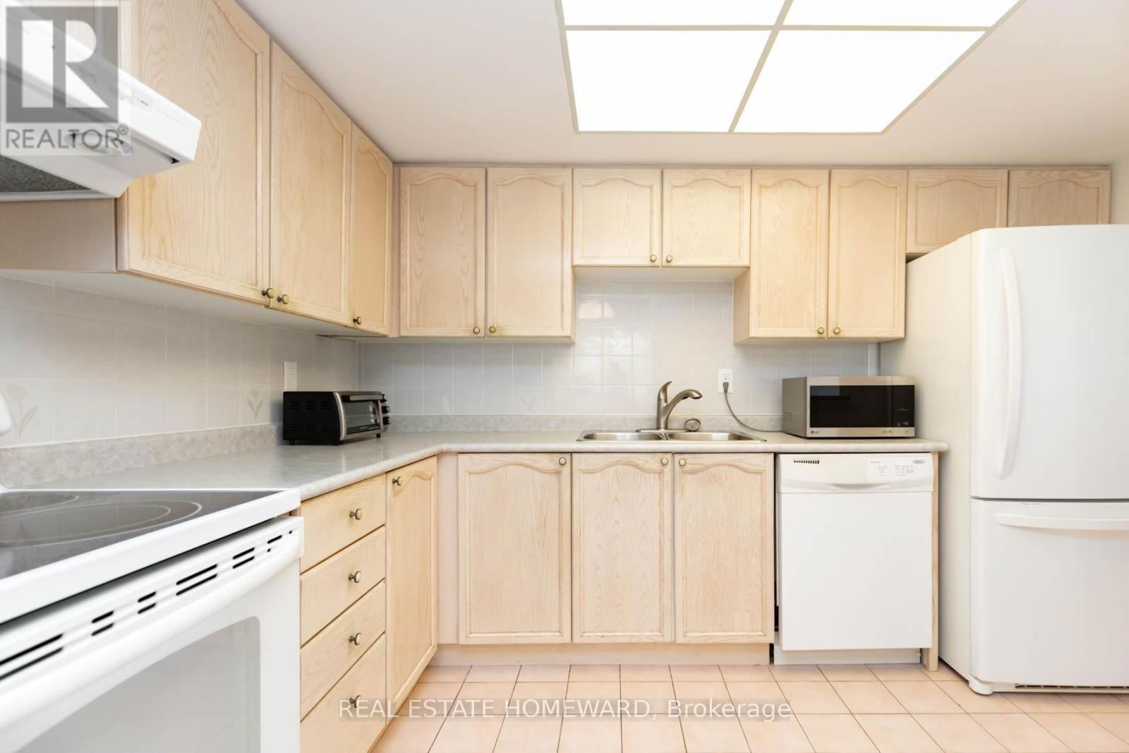 409 - 1093 KINGSTON RD AVENUE Image 10