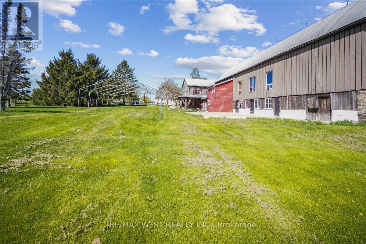 Barn - 2885 ALTONA ROAD Image 4