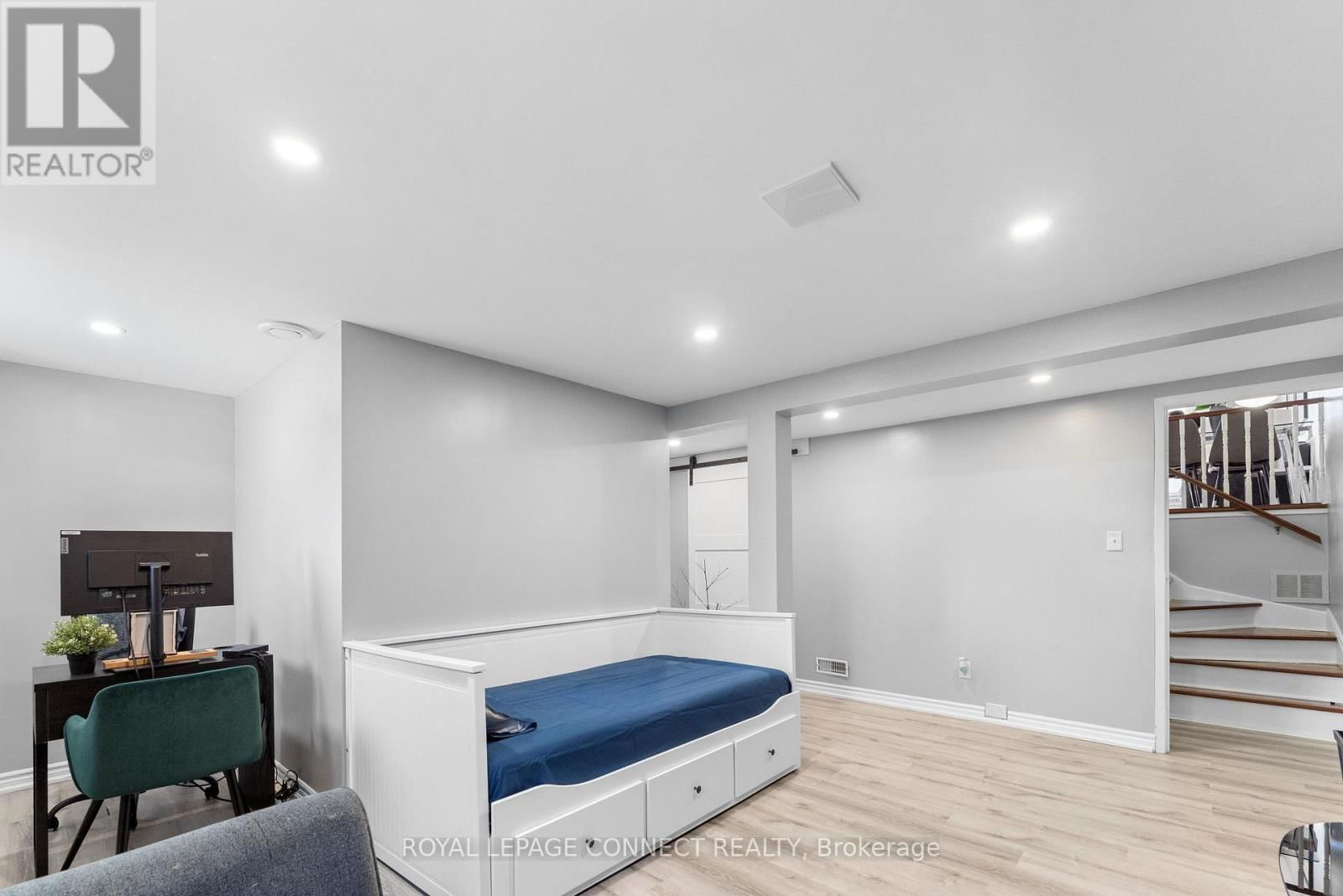 421 POMPANO COURT Image 29