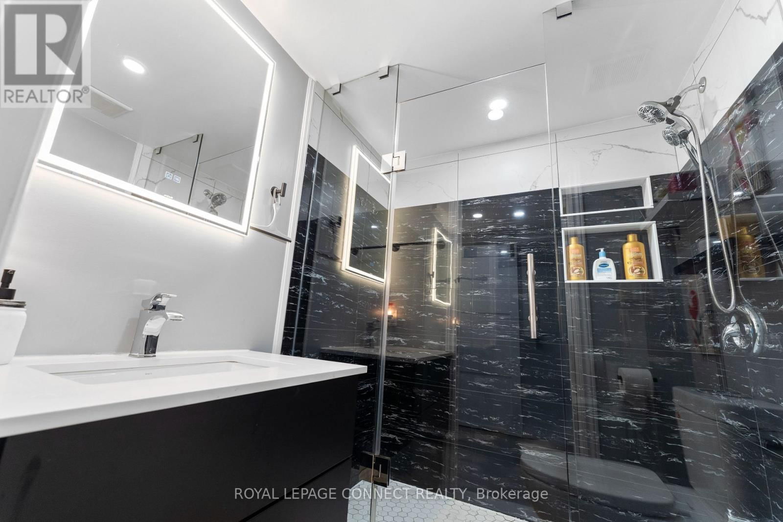 421 POMPANO COURT Image 31